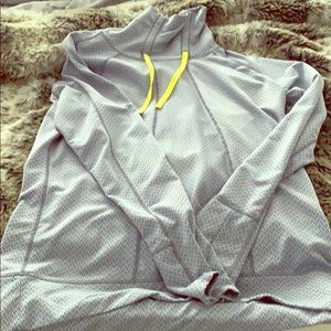 🌈🌈women’s avalanche pullover